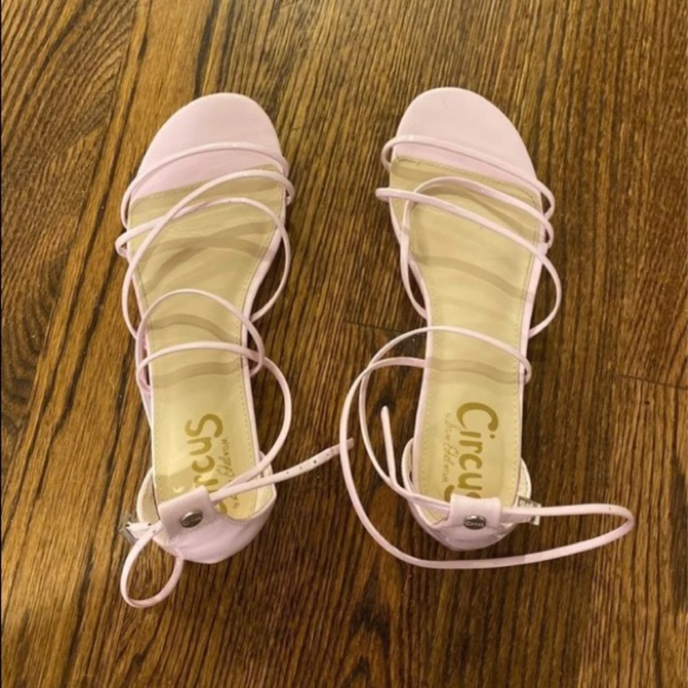 Women’s straps sandals